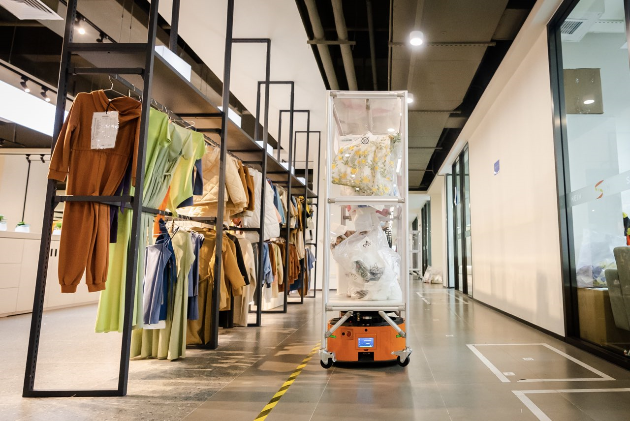 小订单撬动大变革 SHEIN按需时尚背后的中国供应链突围