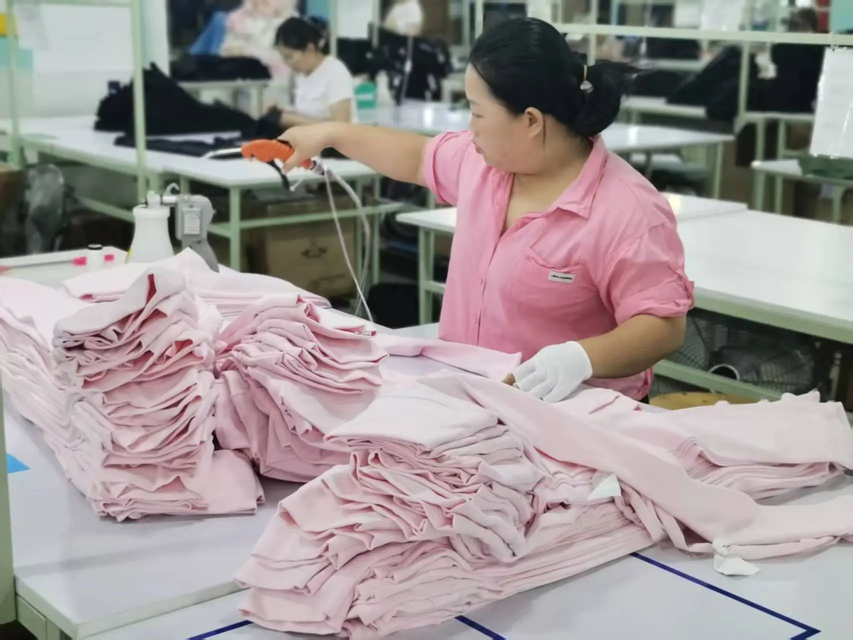 小订单撬动大变革 SHEIN按需时尚背后的中国供应链突围