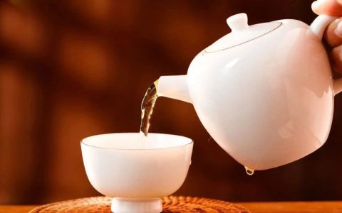 80后混血美女，把中国茶做成美国爆款！2年爆卖2500万美元