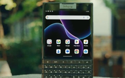 Unihertz 再出爆款，Titan 2 键盘手机如何重构“小众刚需”？