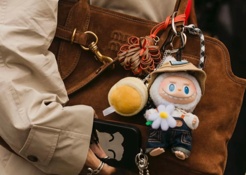 跨境配件企业的战略抉择：深耕配件、转型主设备、还是重构生态？｜告别“货架思维”