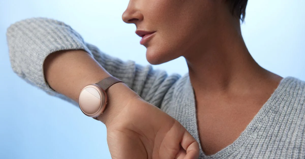 一块手环居然是可以让人冬暖夏凉的“移动空调”？