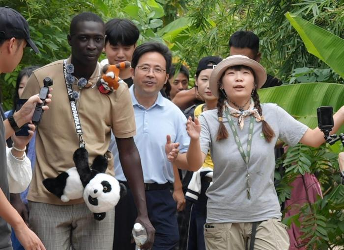 TikTok顶流无语哥中国行，单条视频互动破200万！