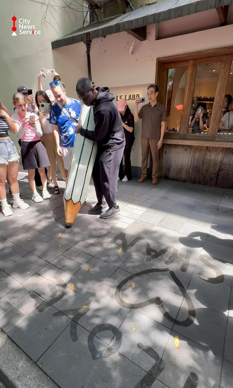 TikTok顶流无语哥中国行，单条视频互动破200万！