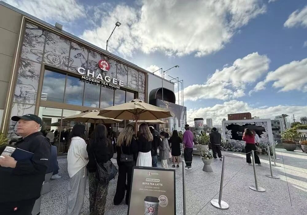 告别“地板价”：中国新消费的海外溢价战争