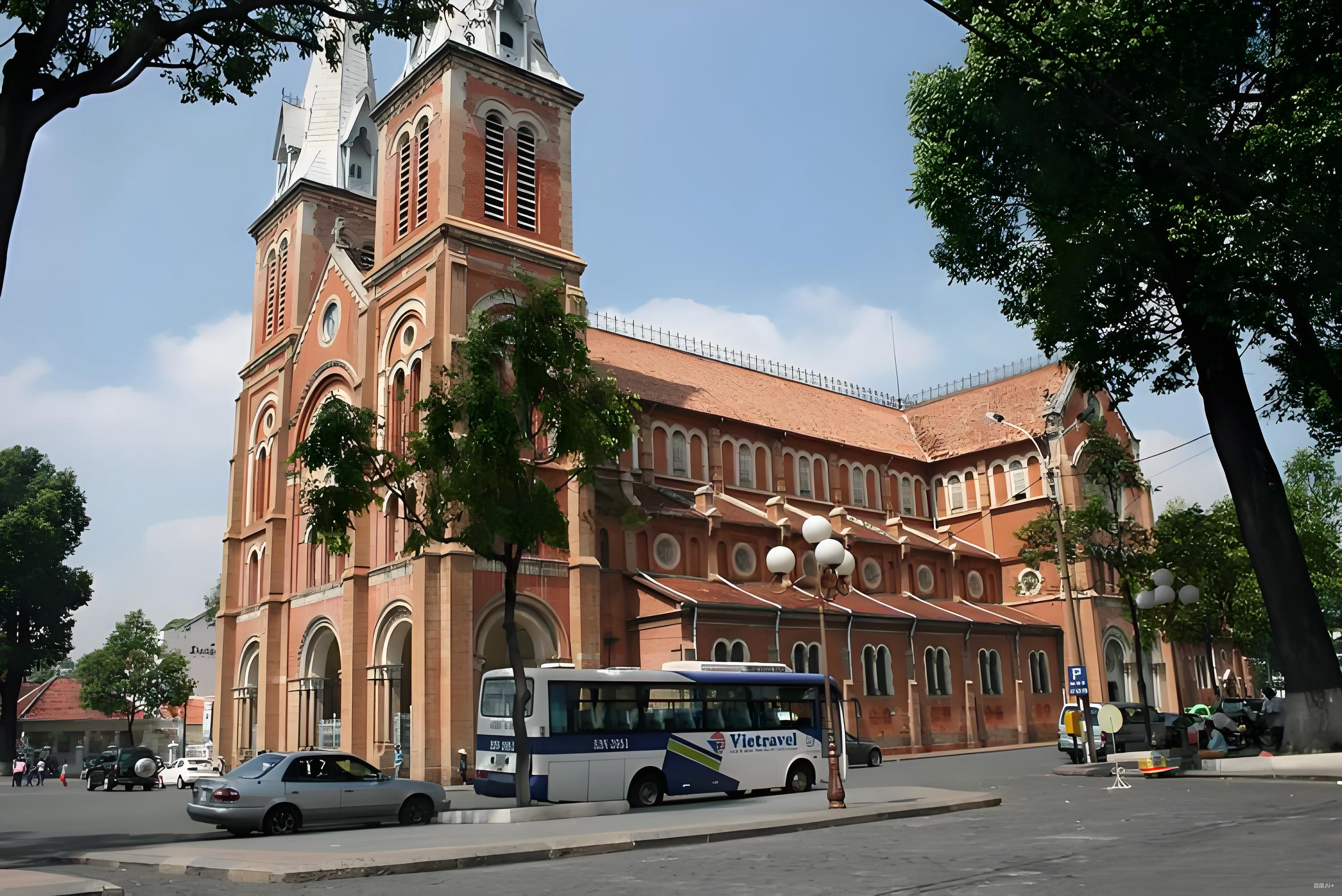 头顶“创意小家电第一股”，小熊电器靠“萌”勇闯海外？