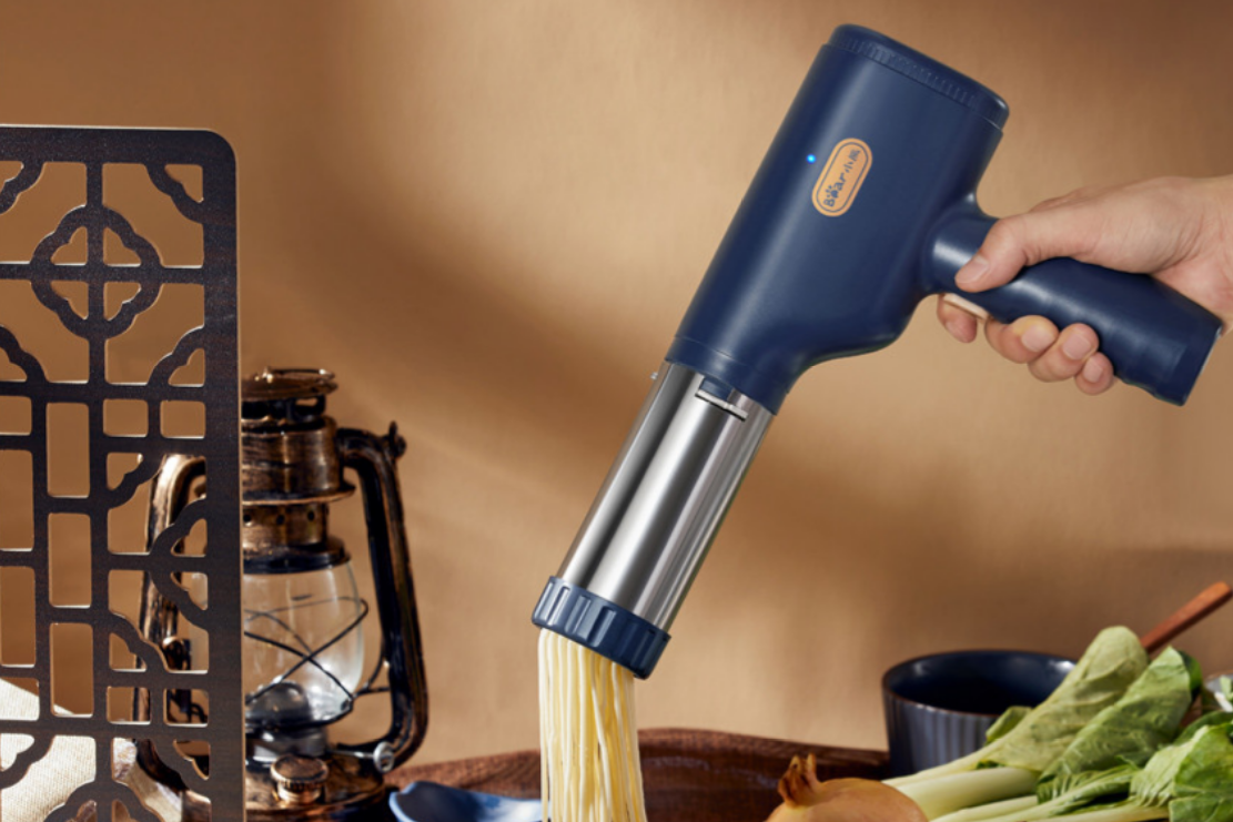 头顶“创意小家电第一股”，小熊电器靠“萌”勇闯海外？