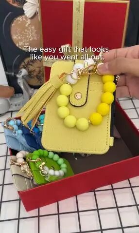 义乌“地摊货”逆袭成TikTok长红爆品，半个月入账217万