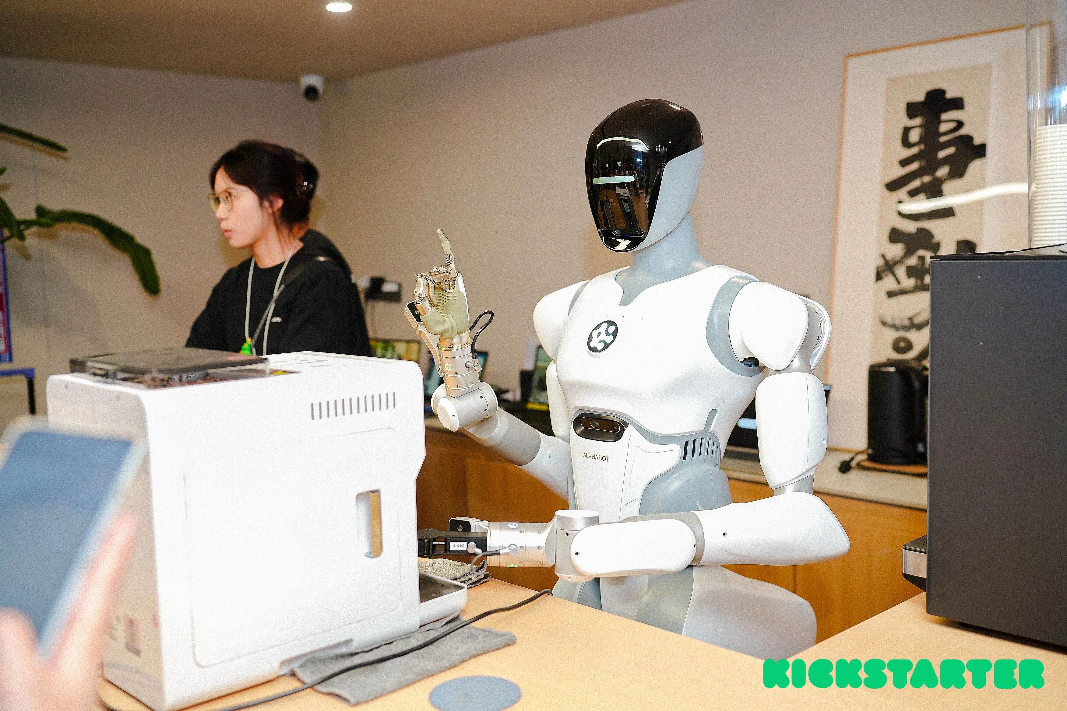 2026年，海外众筹的战场，正在从“造神”转向“育人”。