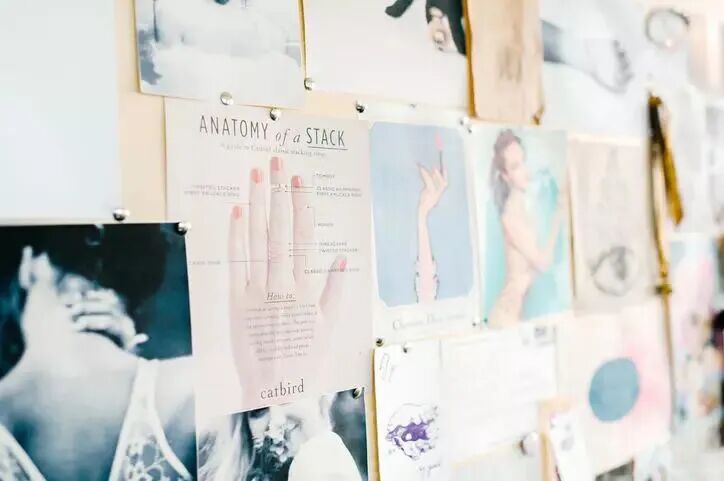 从布鲁克林小店到年销 4500 万美金！用 “有故事的珠宝” 圈住 72% 复购用户