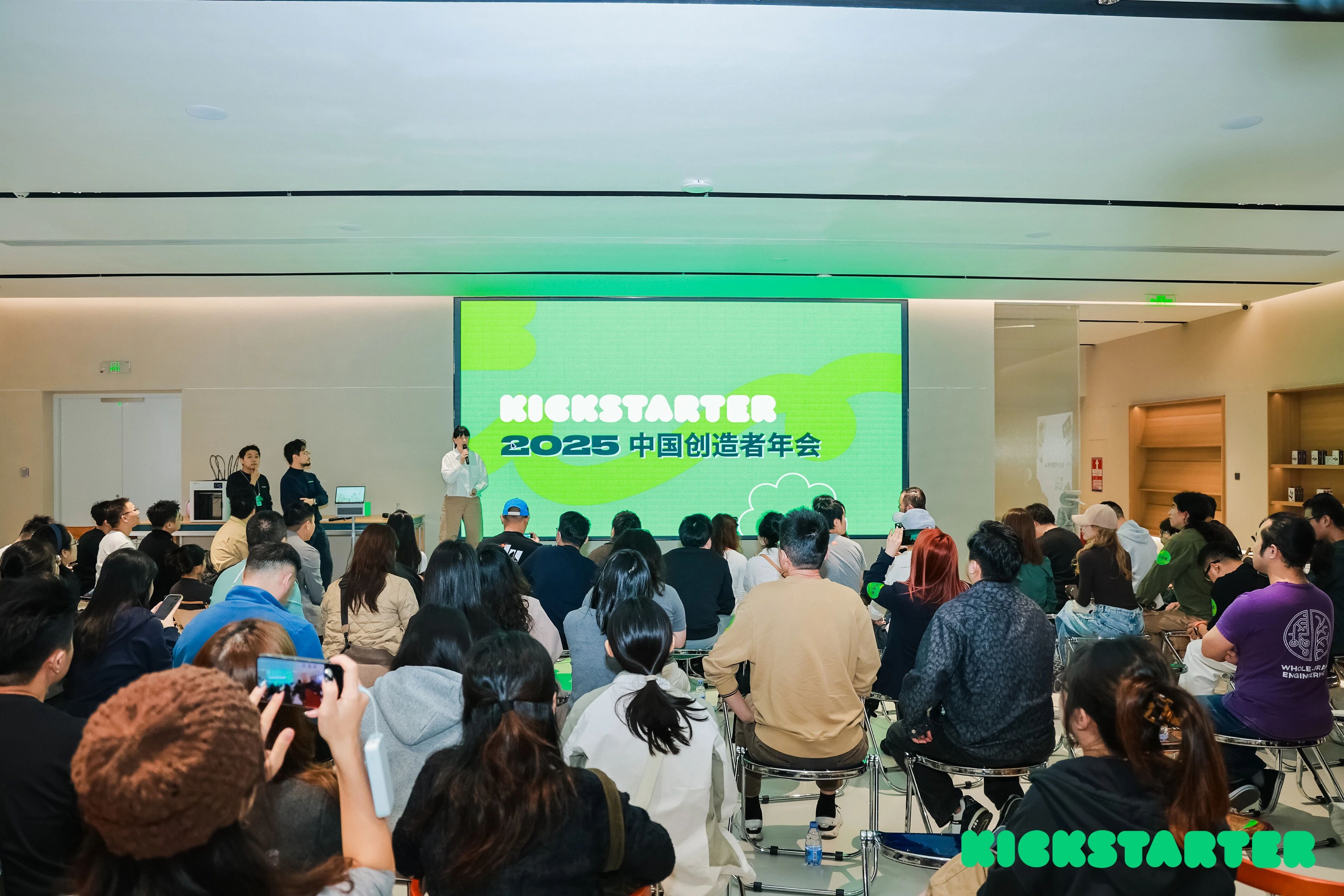 2026年，海外众筹的战场，正在从“造神”转向“育人”。