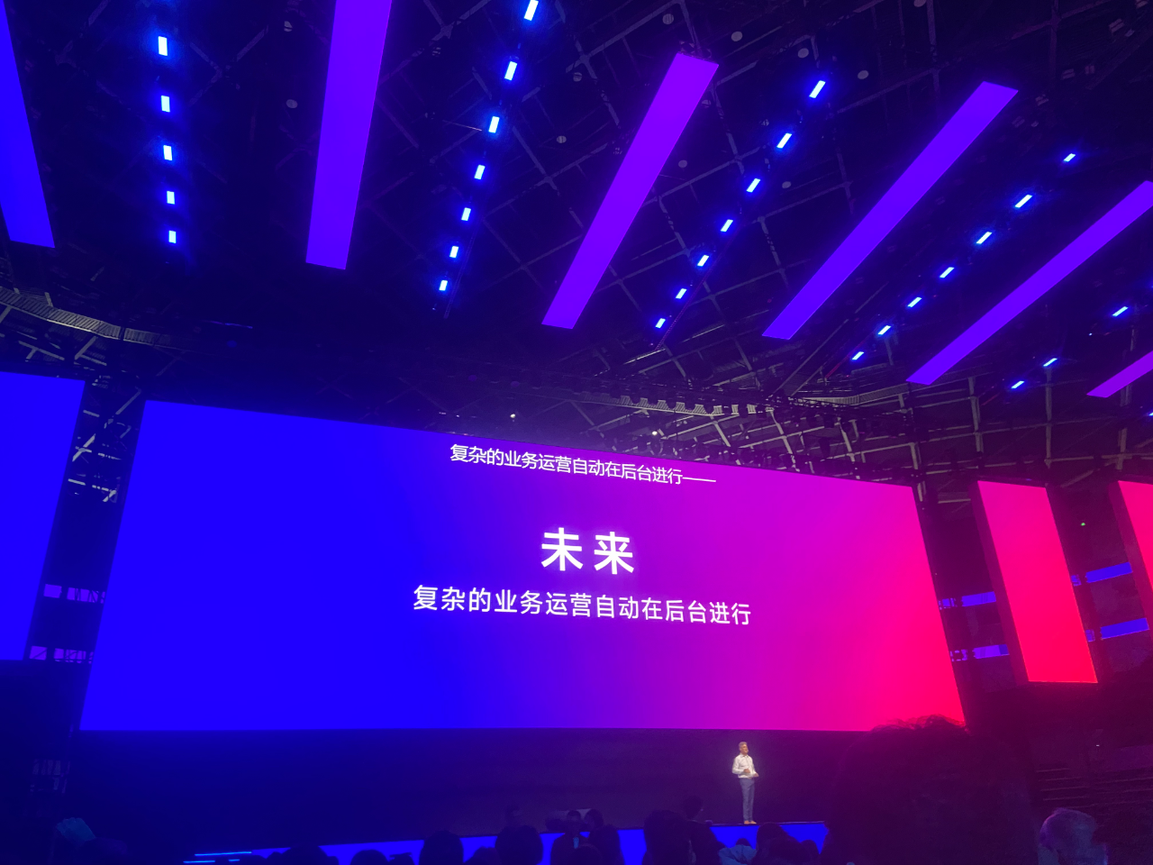 独家！亚马逊公布核心数据及2026战略