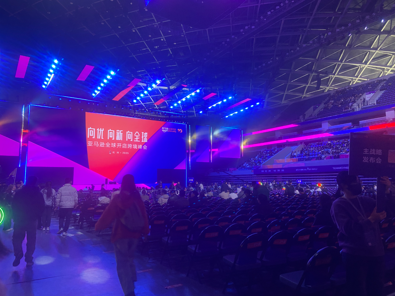 独家！亚马逊公布核心数据及2026战略